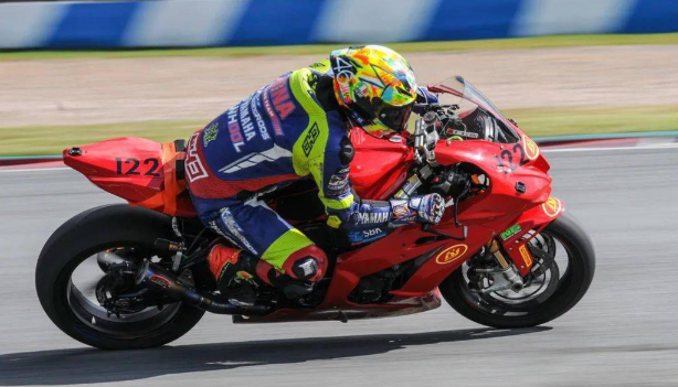 回顾机车封神夺冠瞬间 每一帧都热血沸腾