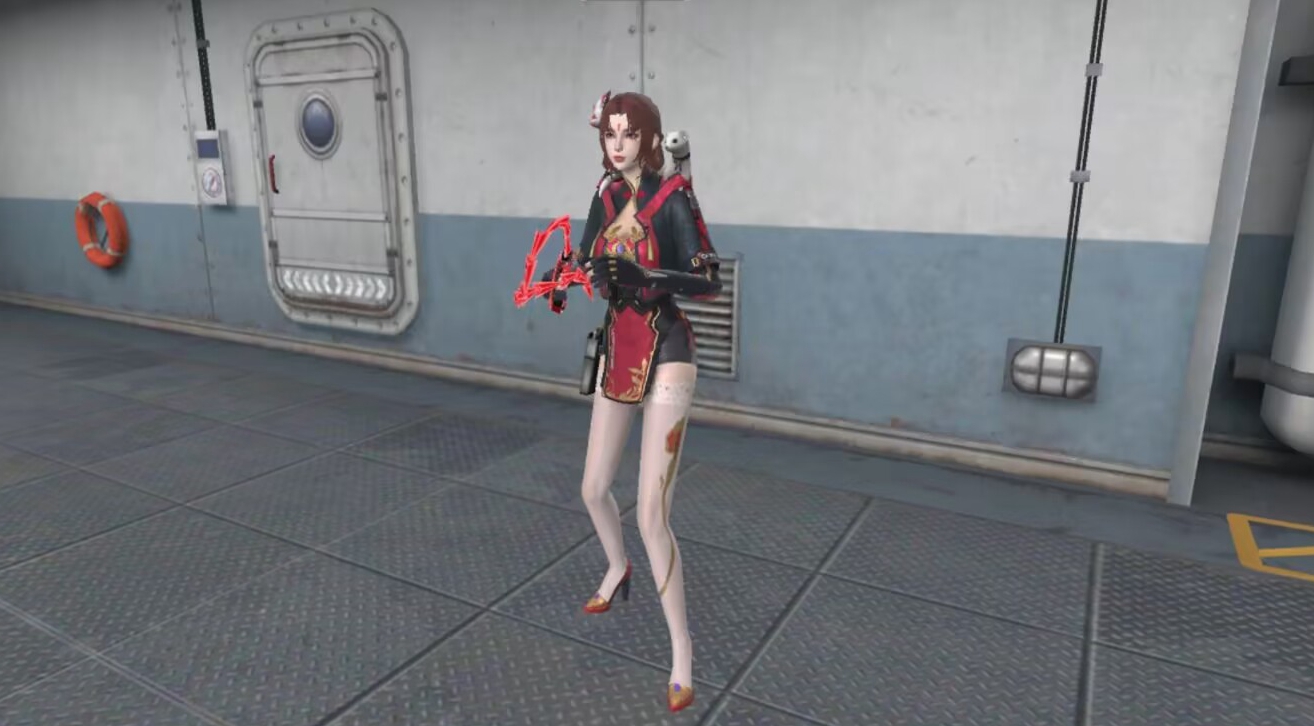 蝉身穿定制款巫女服,这款巫女服以黑色和红色为主,衣服上诸多金色花纹