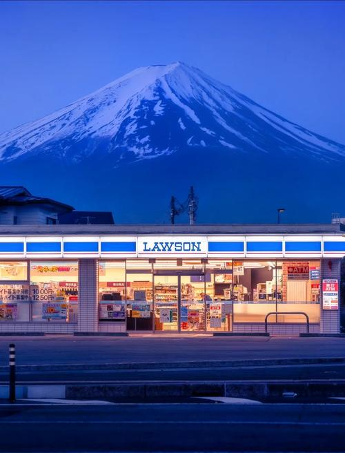 登顶富士山的美景在这款游戏中也能看到