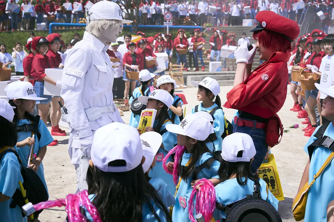 豪华阵容+口碑佳作——《工作细胞》真人电影顶定档内地，11月22日上映！