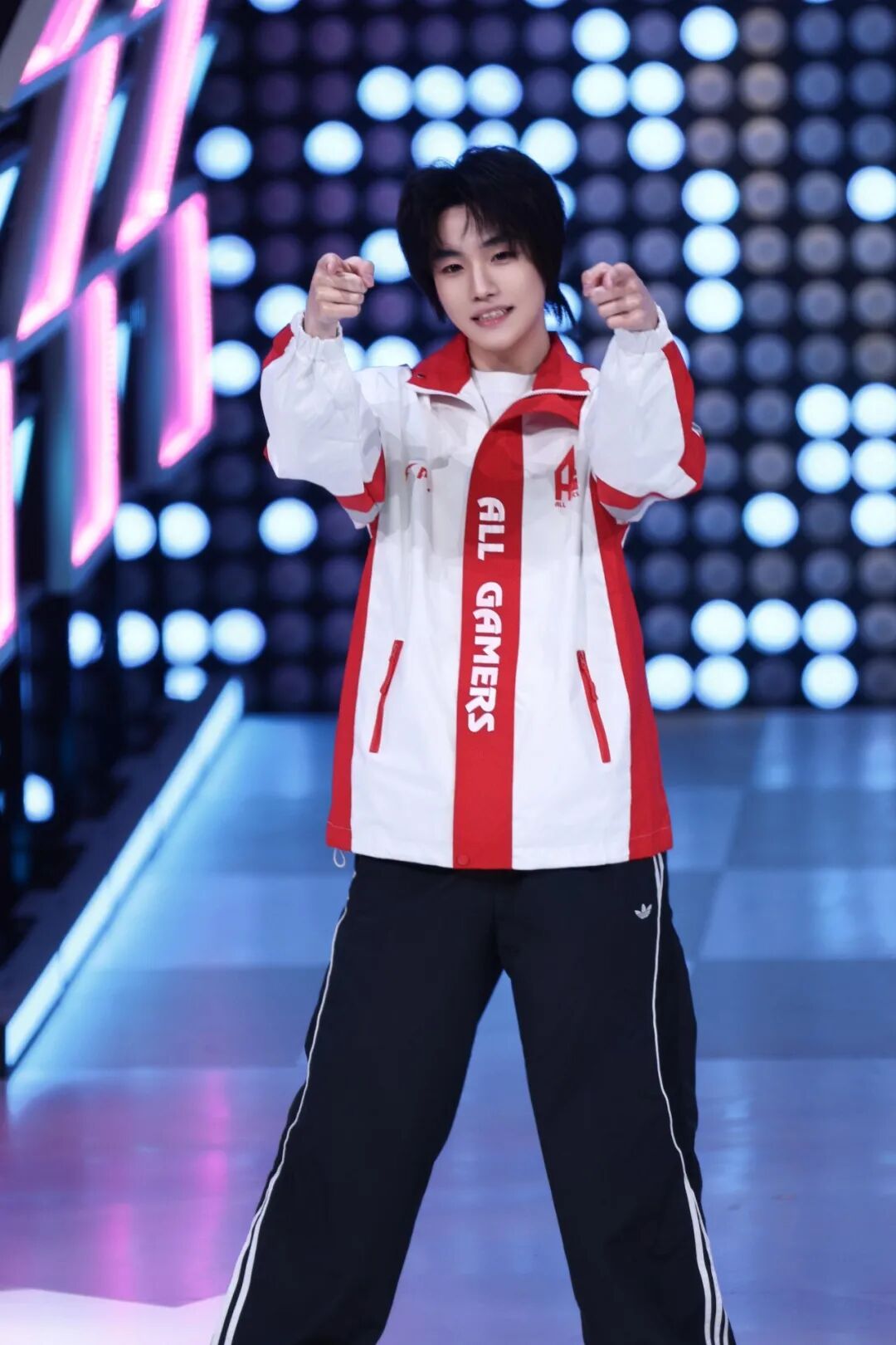 电竞选手司马光空降《开播吧！》短剧季： 赛场与片场，皆是全力以赴的“战场”