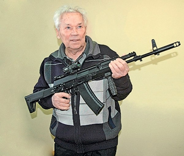 暗区军武志丨遗憾的继承者——AK12&AK15