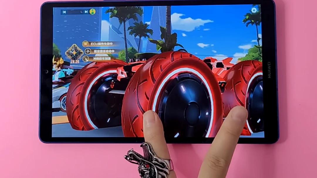 单手玩飞车，挑战让5秒后追，车是美化包改的