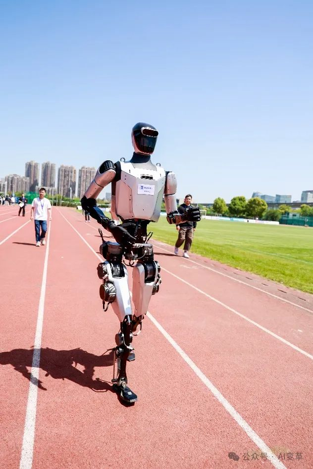 铁皮运动会出圈？这款游戏里实力才是硬道理