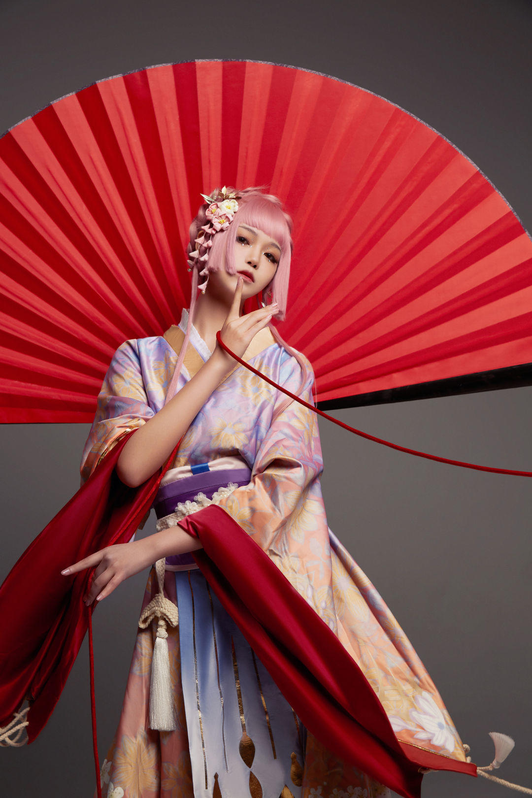 晴朗天空,华丽绽放,「花间之火」cos正踏着花火而来! ~ - 和平精英-小米游戏中心