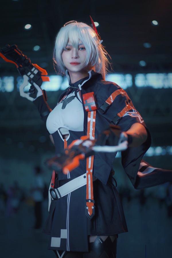 琪亚娜天穹游侠cos