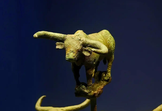 博物偃武丨从古滇国“中央银行”到《偃武》战略要地，一条牛图腾牵起的2000年！