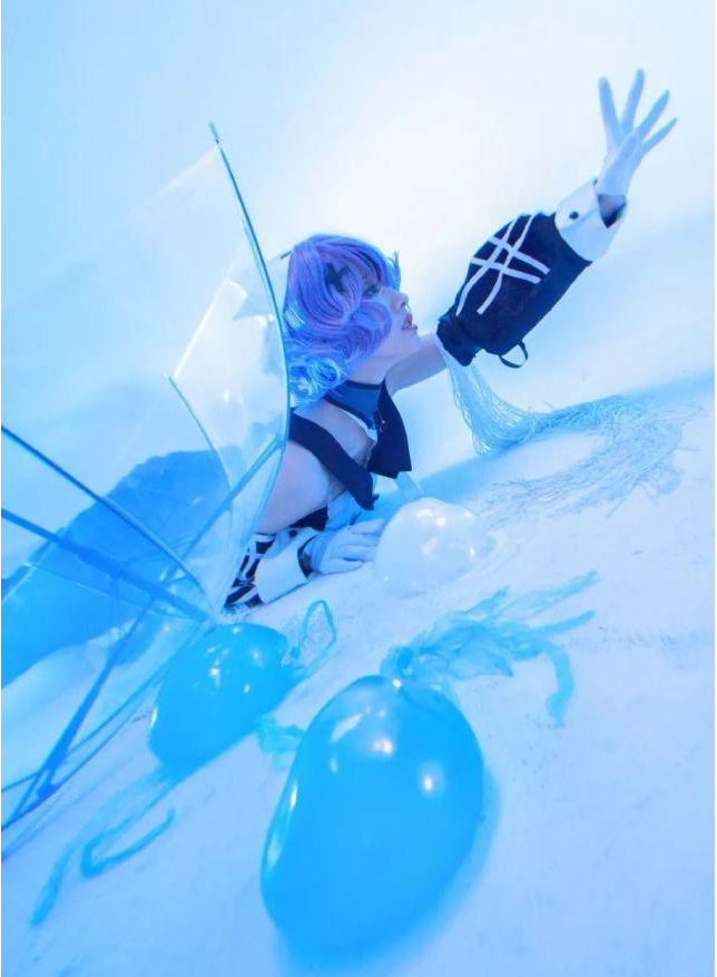 cos：明日方舟絮雨cos正片