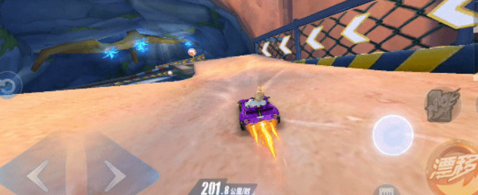 QQ飞车手游：飞跃平台总是失败？利用小飘拉近车头