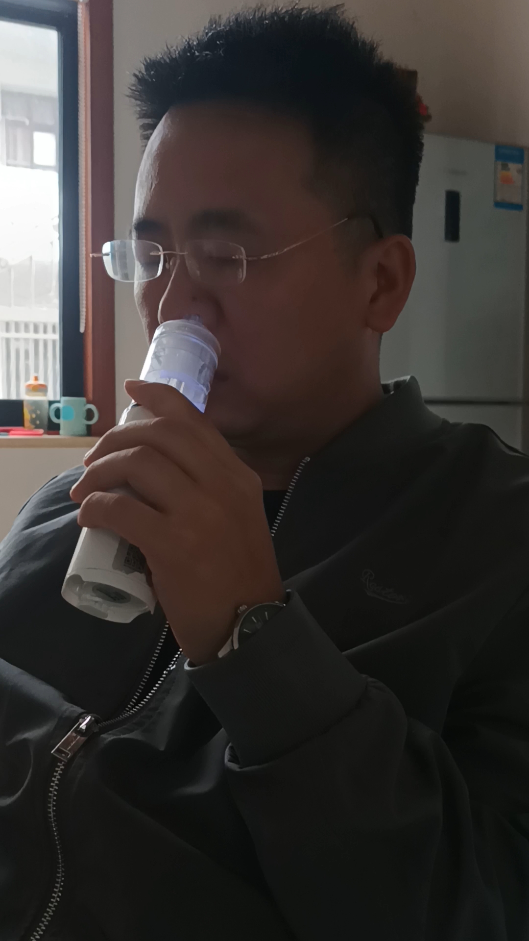 不是一个合格，每天看到爸爸洗鼻子，好爽