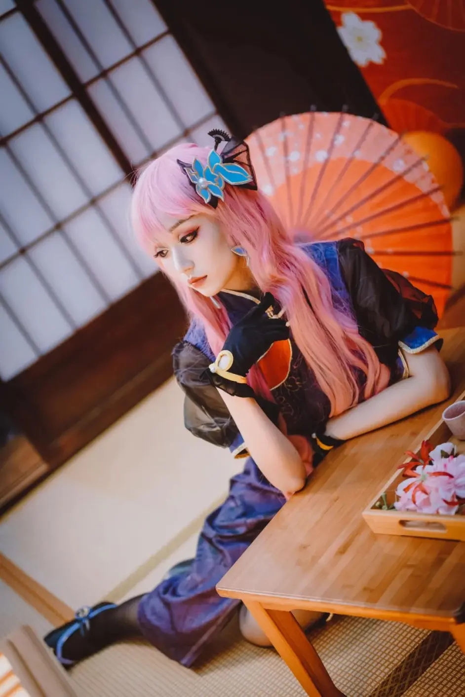 cos佩罗娜粉毛旗袍妹子侧颜杀