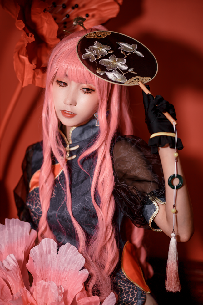 cos正片海贼王佩罗娜