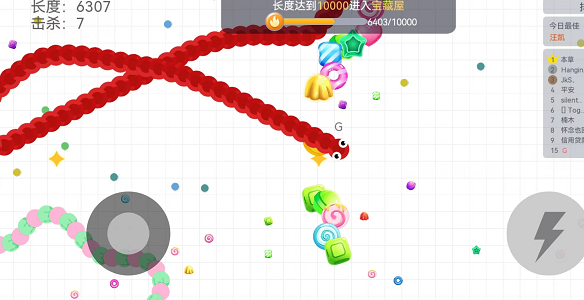 贪吃蛇大作战：如何墙边捡漏生存？