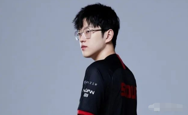 LNG官宣Scout加入，会记得在EDG的7年