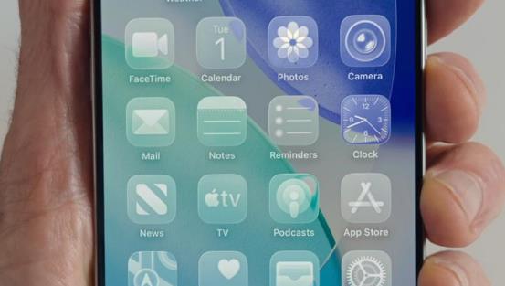 iOS透明主题引争议，三谋界面设计俘获玩家