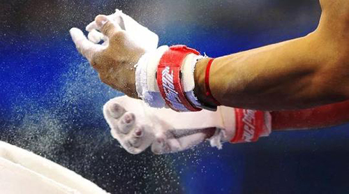 汤姆猫提问时间：为什么体操运动员要在手上涂白色粉末呢？
