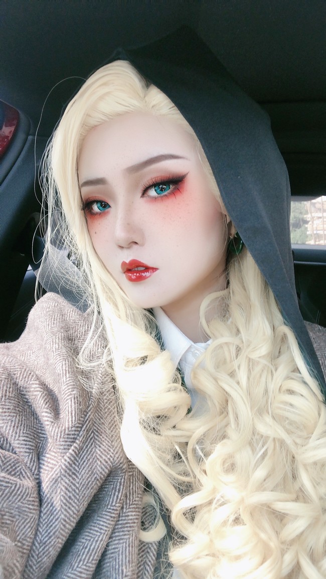 卡珊德拉·沃雷 弗雷兄弟 - REA_