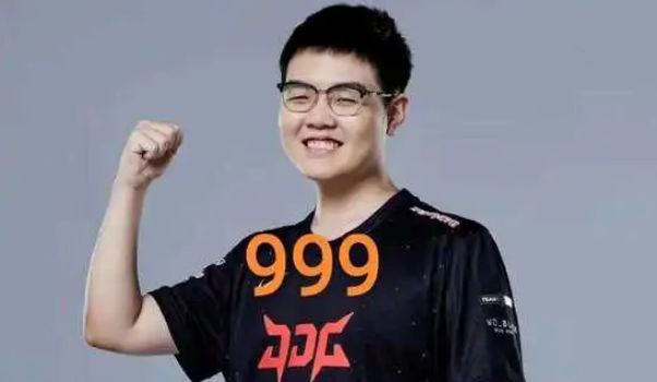 “369格温999伤害图”火了，红米教练真不该放