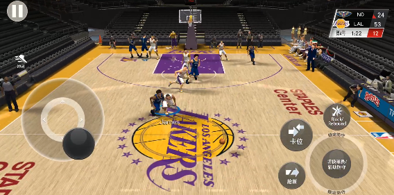 美职篮2K20：挡拆错位选小个子球员别完全站立不动，积极配合队友跑位更好