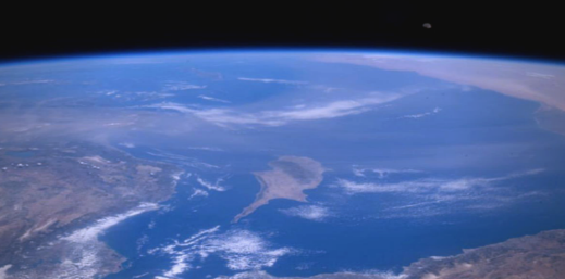 深空传回的地球新照 藏着这些不为人知的细节