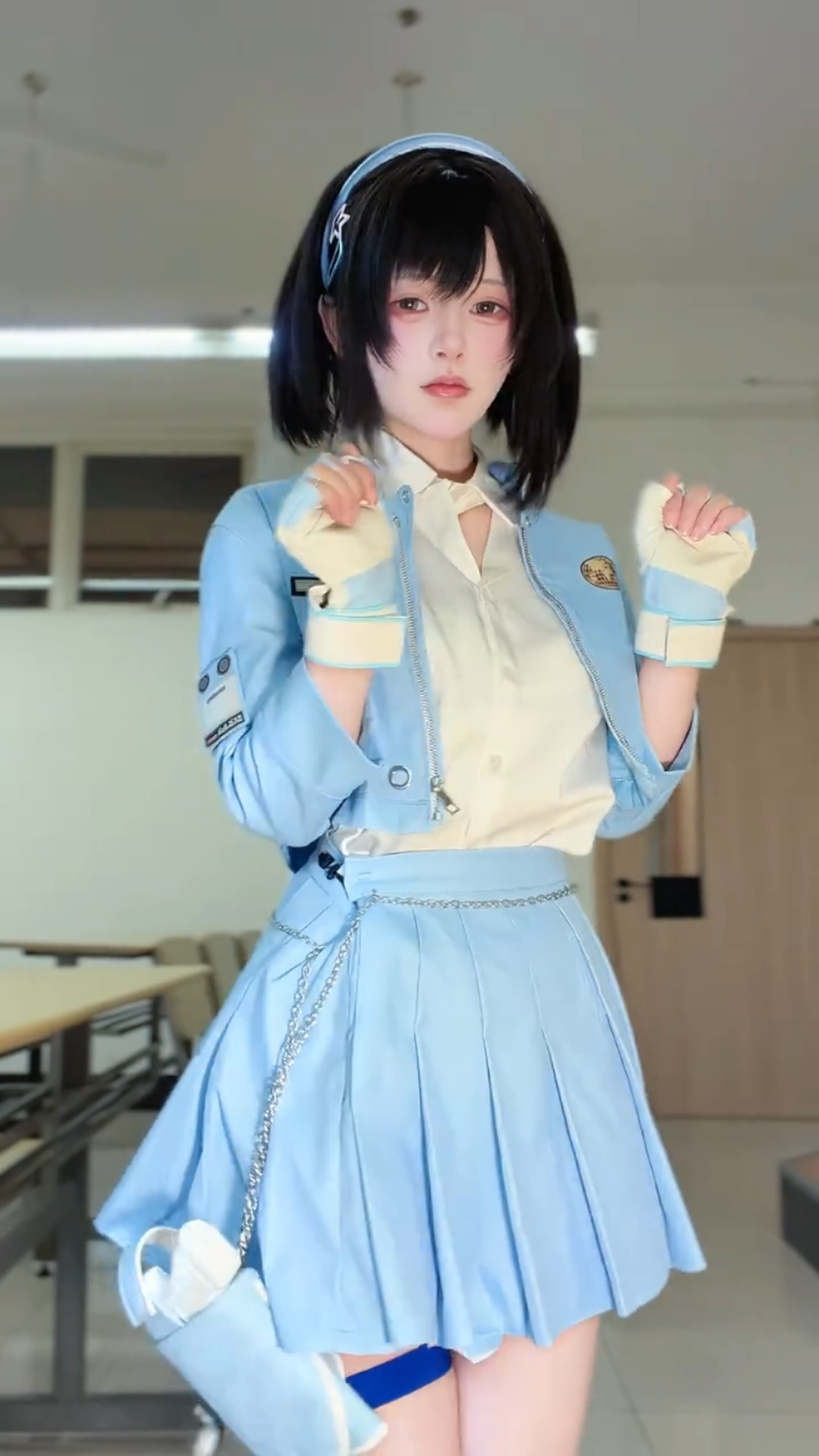COS 米卡学妹