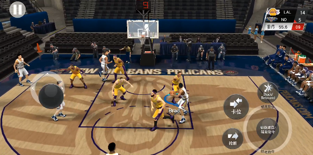 美职篮2K20：防守球员离得不远可使用包夹动作进行协防