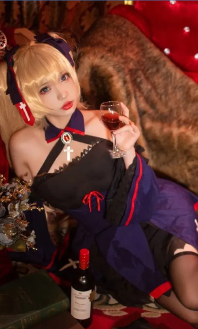 cos：碧蓝航线苏塞克斯cos正片