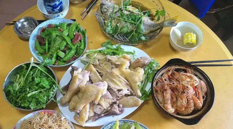 去陌生人家里吃饭你敢尝试吗