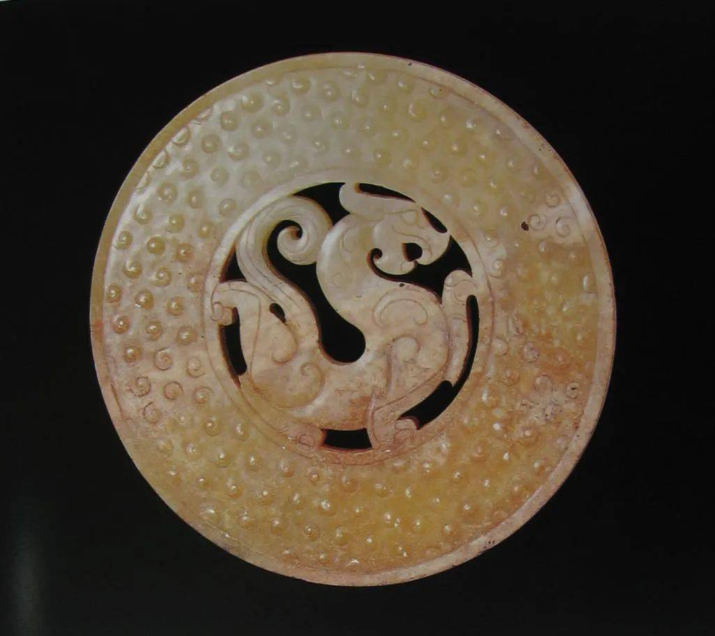 博物偃武丨青璧玄光：探秘《偃武》神兵“白虎青玉璧”的千年原型