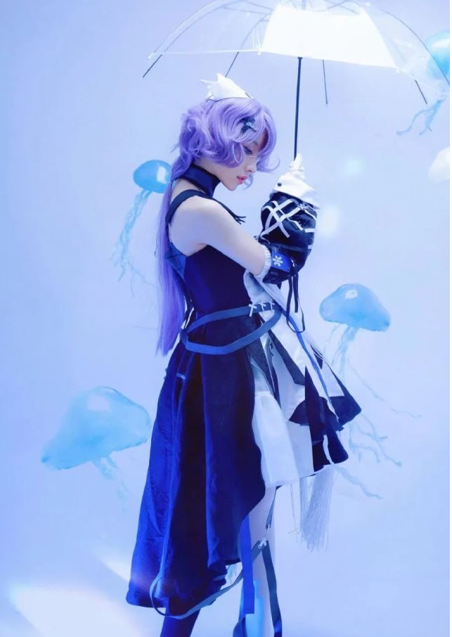cos：明日方舟絮雨cos正片