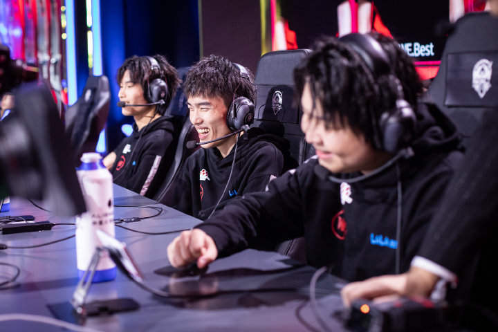 西安we三战三胜零封济南rw侠能否杀进s组