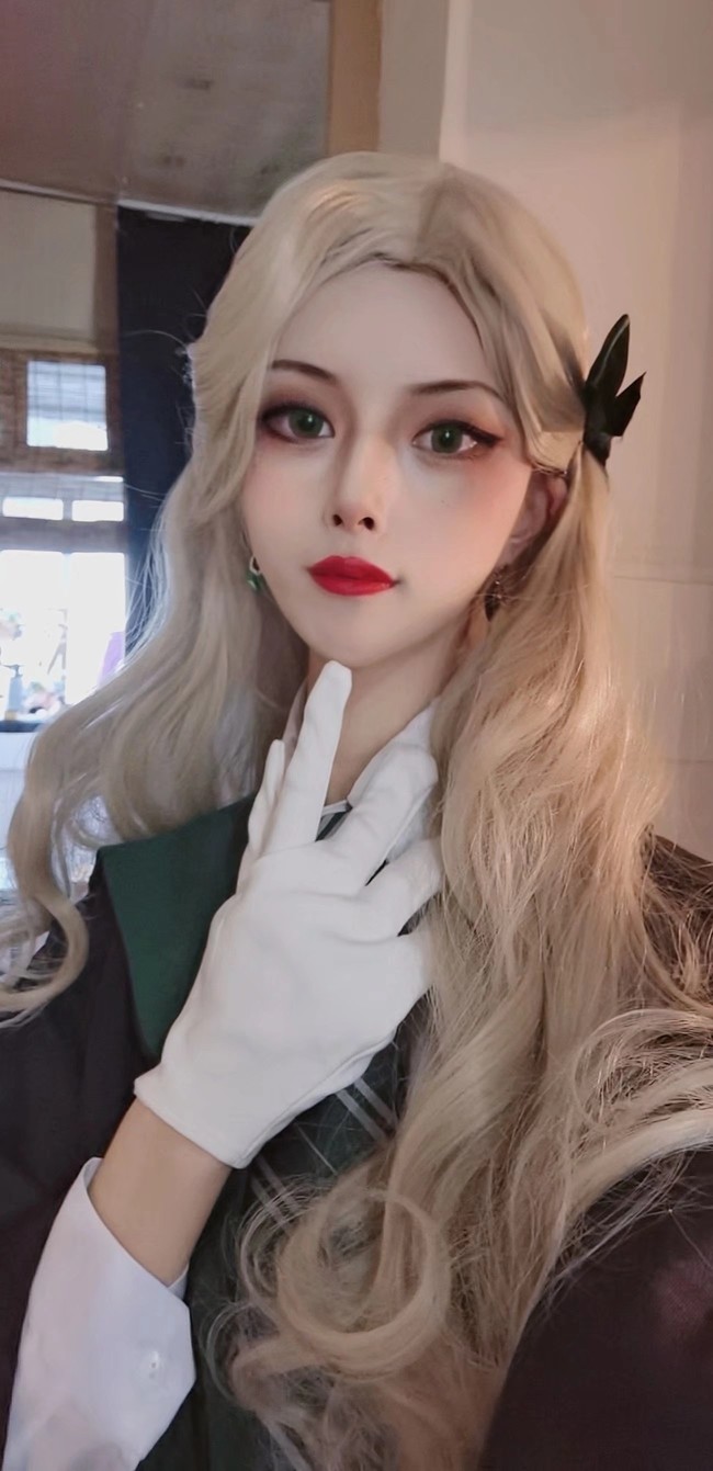 卡珊德拉·沃雷 - 安歌ww