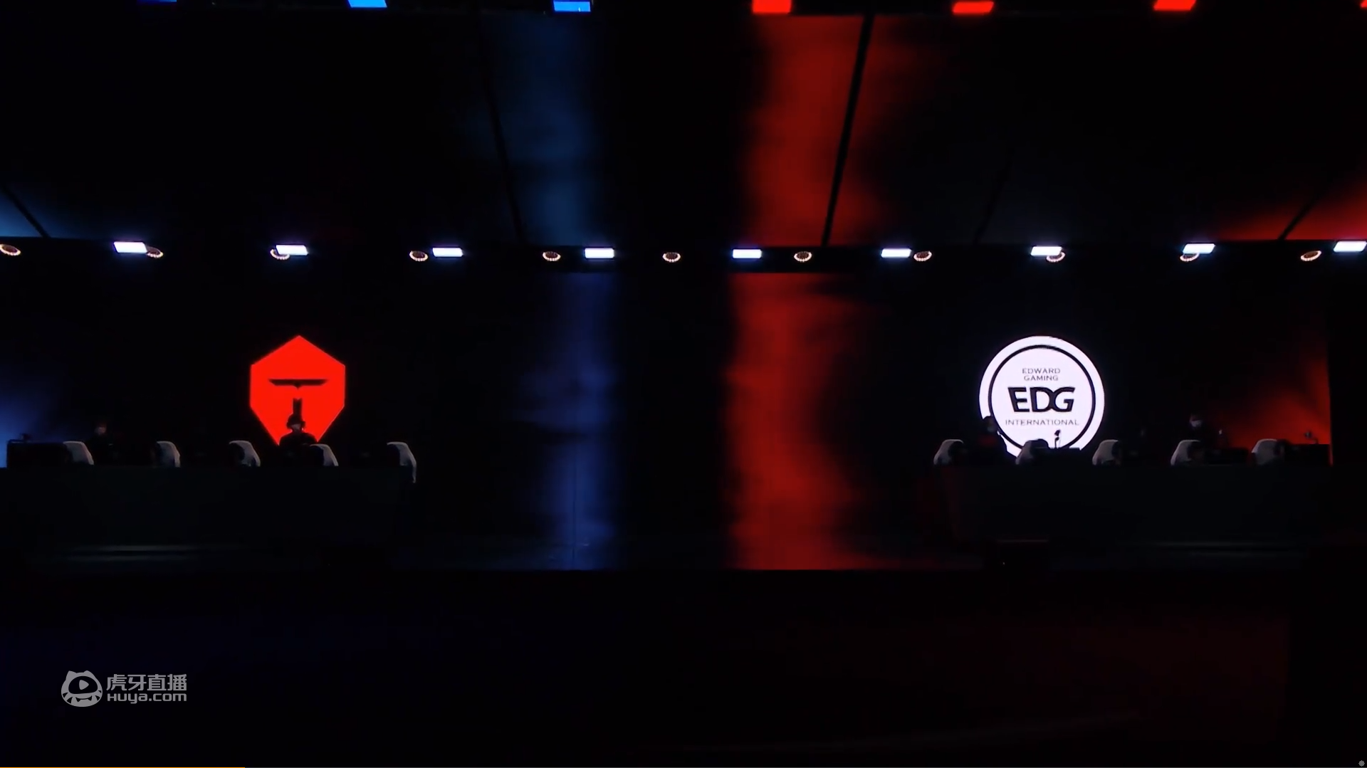 KNIGHT薇古丝愁煞突进瞬秒VIPER，TES翻盘2-1击败EDG