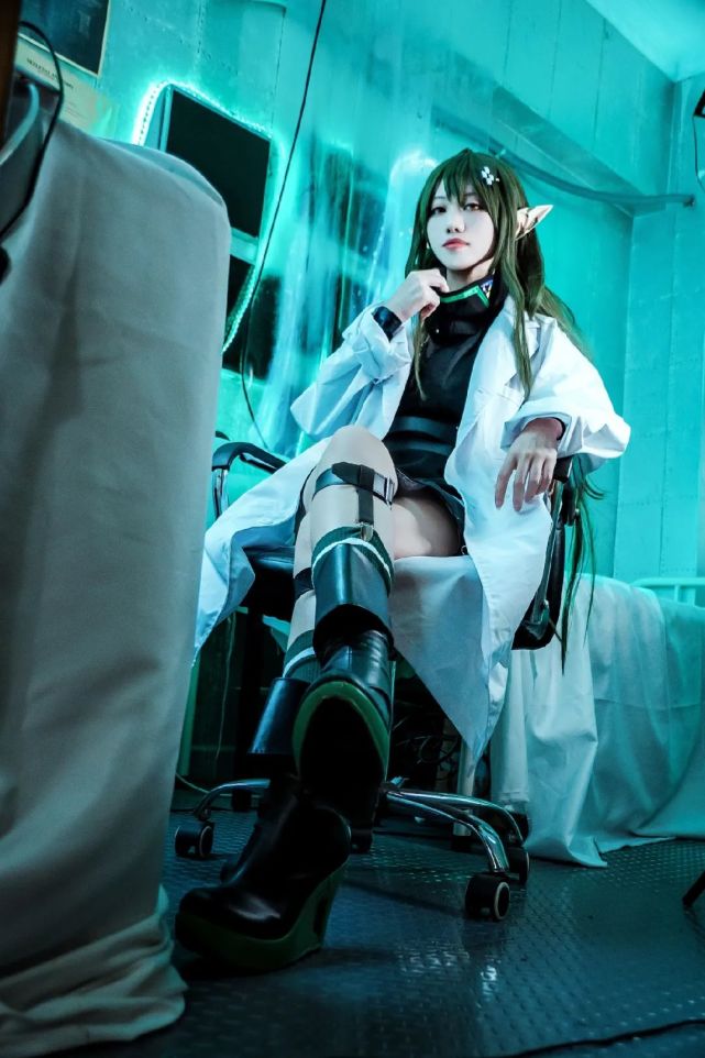 Cosplay-0289《明日方舟》嘉维尔