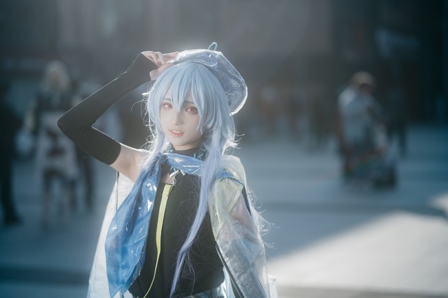 《明日方舟》镜花水月尽显朦胧之美，带大家走进cosplay小姐姐