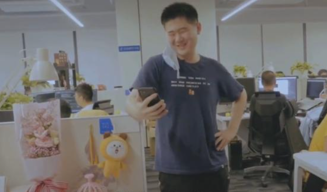 火影忍者手游：大佬都是一边看漫画一边工作？