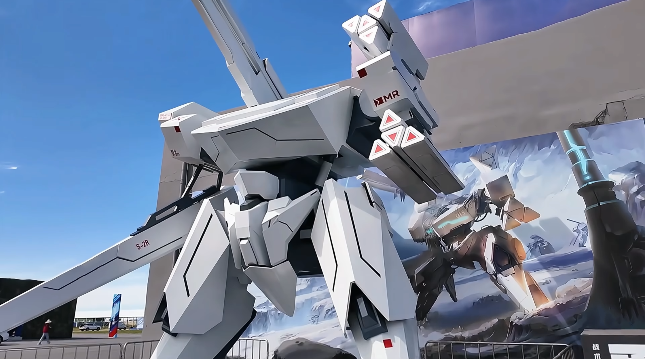 高光战役丨“南天门计划”机甲亮相航空展，三大联动机甲决胜群星！