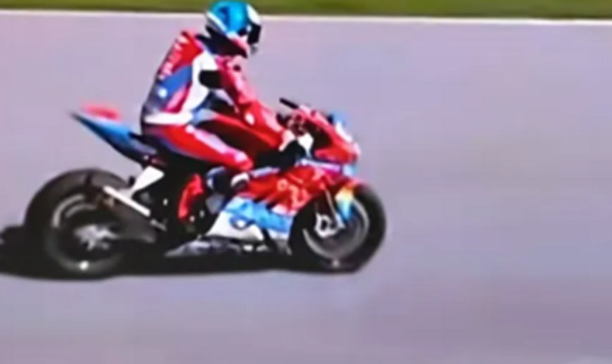 斩获机车赛事两连冠 创造属于我们的新历史