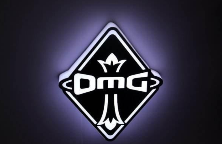 在春季赛的时候,omg战队也是宣布了一个重磅消息,那就是ad选手smlz