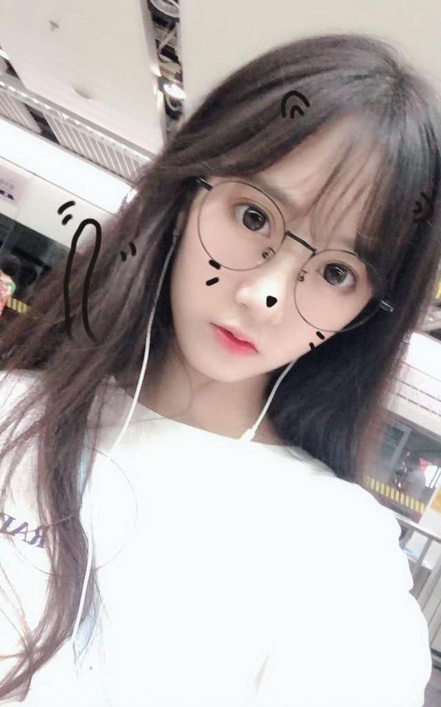 赖神也是参赛的一方,对战自己的好朋友吕德华