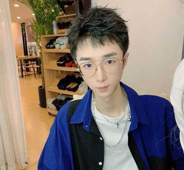 和平精英:牧童坐拥3300万粉丝,网友却力挺王小歪?看到原因太真实