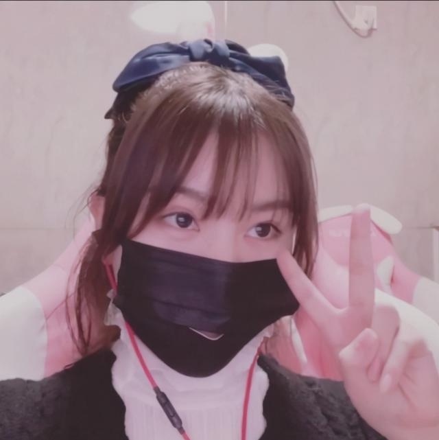 小团团首次公开高清正面照,看这肉嘟嘟的面孔,至少130斤?