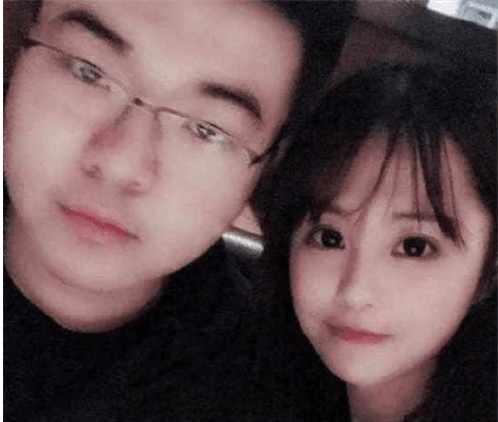 4am爆发内斗出大节奏韦神女友拉票引热议网友怒斥代打太丢人