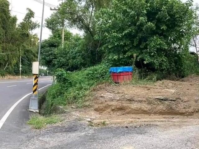 “吃鸡”6 张生活梗图，在现实中看见“空投”，差点没忍住跳车！