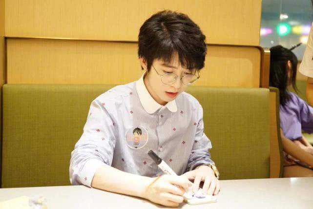 嗨氏再次复出遭全网议论知情人爆料虎牙斗鱼都说他是赔钱货