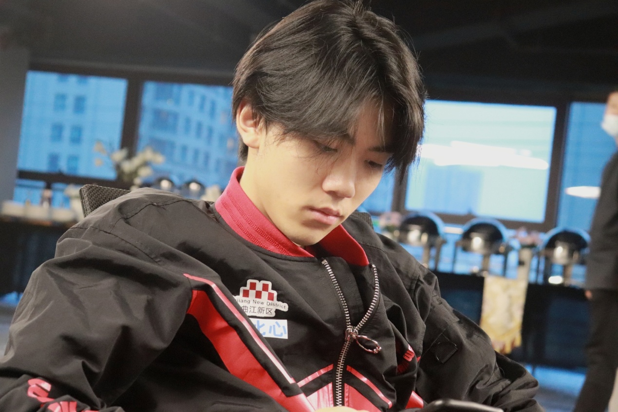 kpl水平不够粉丝来凑we粉丝强抬best上首发称没他就不看比赛