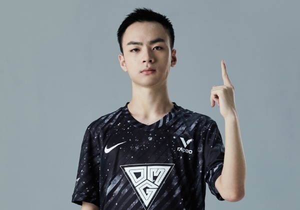 这三位选手的起点都不错,jackeyolve出道ig战队,iboy出道edg战队,able