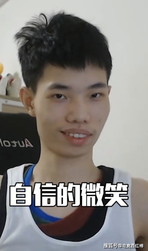 和平精英:鲨鱼停播登顶热搜榜一,看到他直播间的弹幕,粉丝愣住了