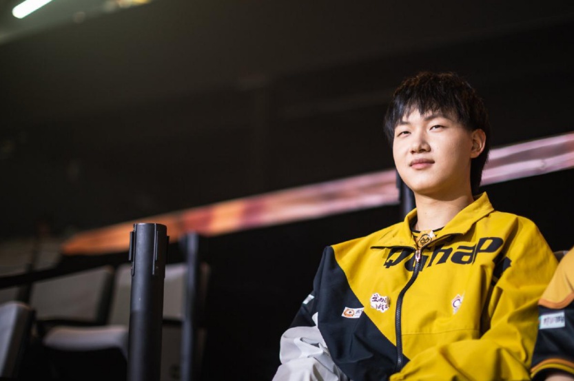 沙龙会电竞kpl人物志fly飞牛:能屈能伸,在艰苦中成长起来 - 王者荣耀