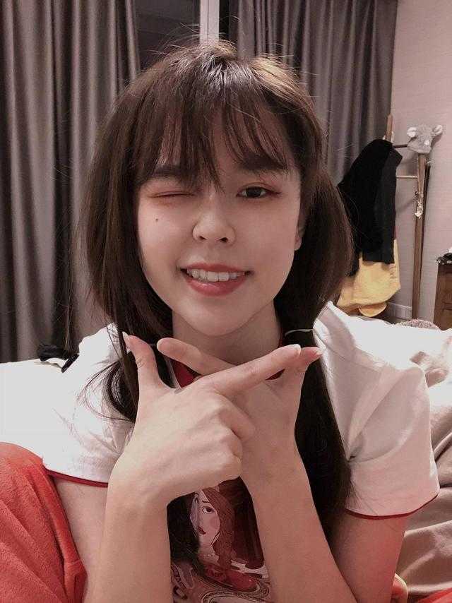 沫子参加cf线下赛,离开了直播间的沫子,真实身高让人意外!